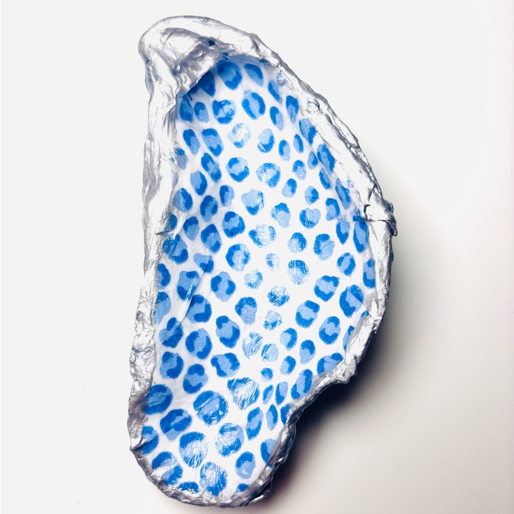 Handmade Oyster Shell Trinket Dish W/ Blue Leopard Decoupage Design - Picture 4 of 6